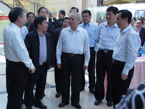 全國政協副主席、全國工商聯主席王欽敏蒞臨公司視察