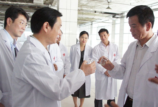 江西省國稅局局長張貽奏一行蒞臨我公司視察指導工作